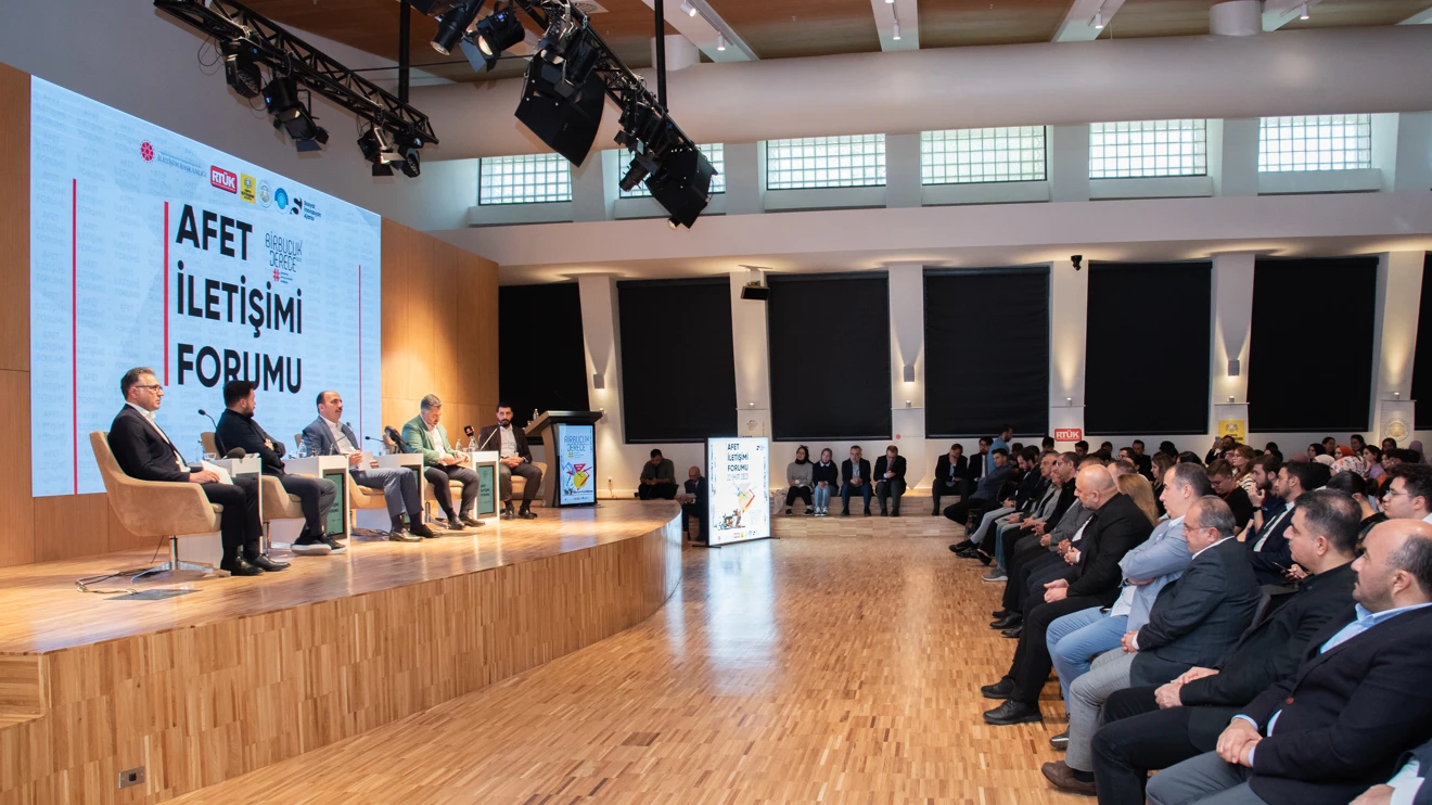 Afet İletişimi Forumu, Rektör Aksoy’un moderatörlüğünde gerçekleştirildi